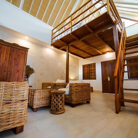 Hotel Bombora Medewi à Pulukan Extérieur photo
