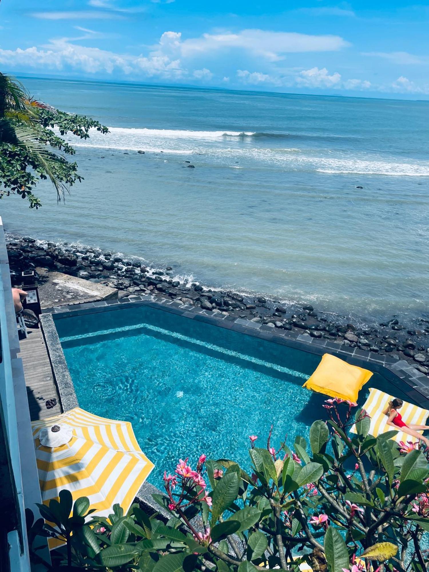 Hotel Bombora Medewi à Pulukan Extérieur photo